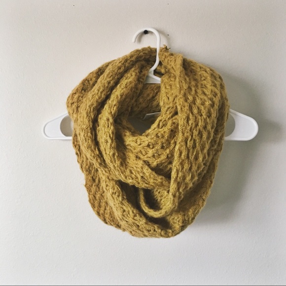 Mossimo Supply Co. Accessories - ✖️Price FIRM- Mustard Chunky Knit Infinity Scarf✖️